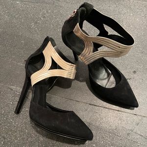 Schutz Velvet Black Gold Heels sz 9